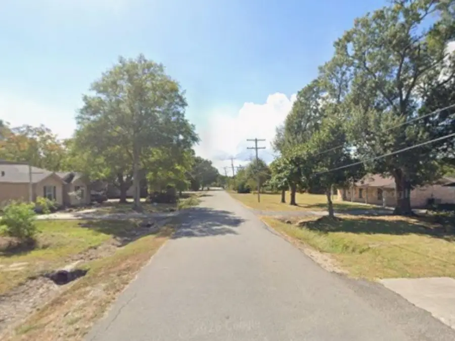 6113 WILLIS ST, Groves, TX 77619 - #3