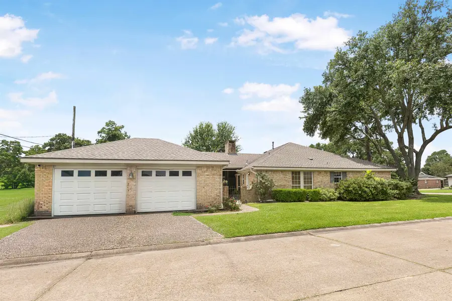 3015 Lawrence Ave, Nederland, TX 77627 - #2