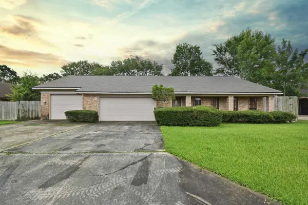 7045 Westgate Dr, Beaumont, TX 77706