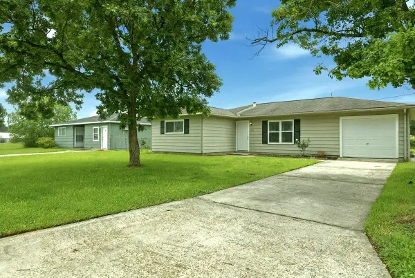 3411 Bowling Ln, Orange, TX 77630