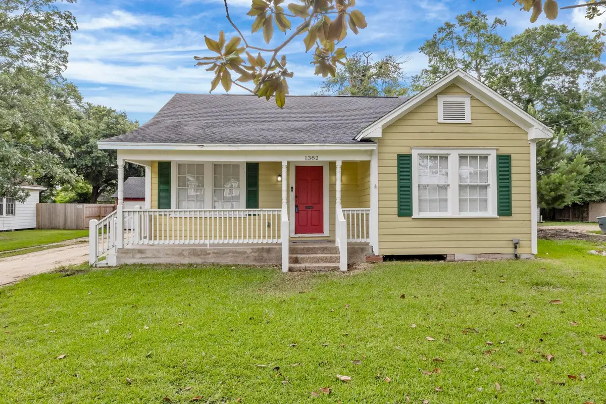 1382 CENTRAL DR., Beaumont, TX 77706 - #1