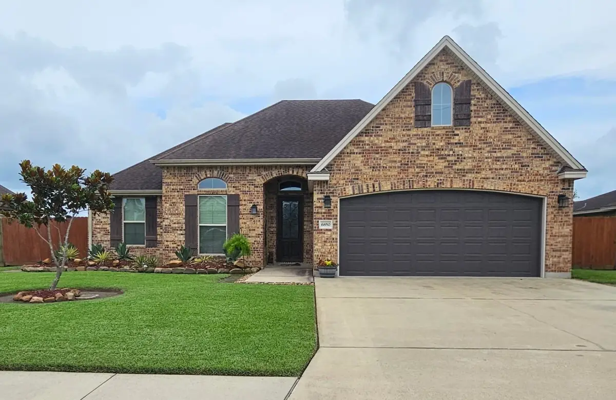 6850 Woodridge Dr, Lumberton, TX 77657 - #1