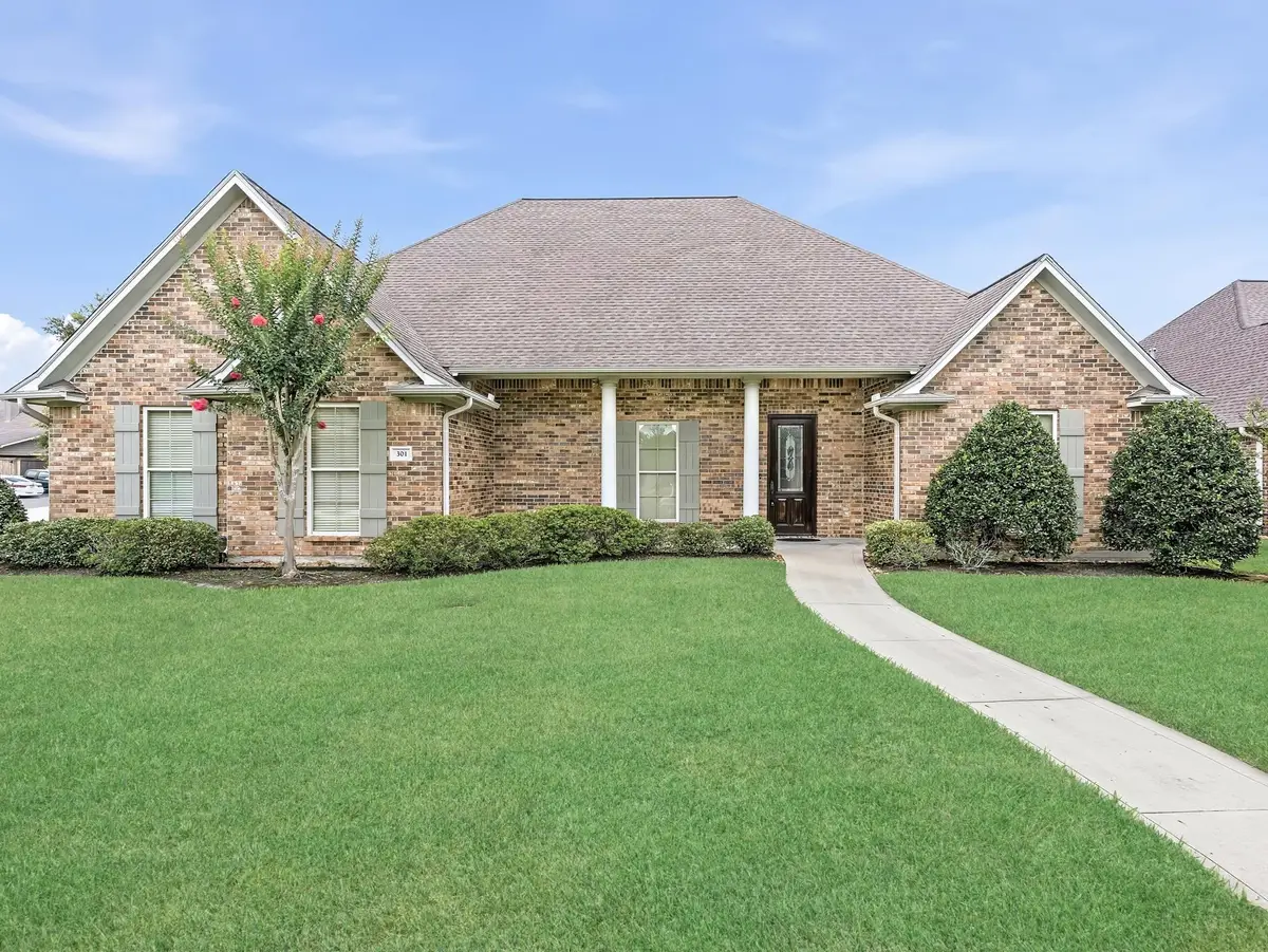 301 Winding Brook, Lumberton, TX 77657 - #1