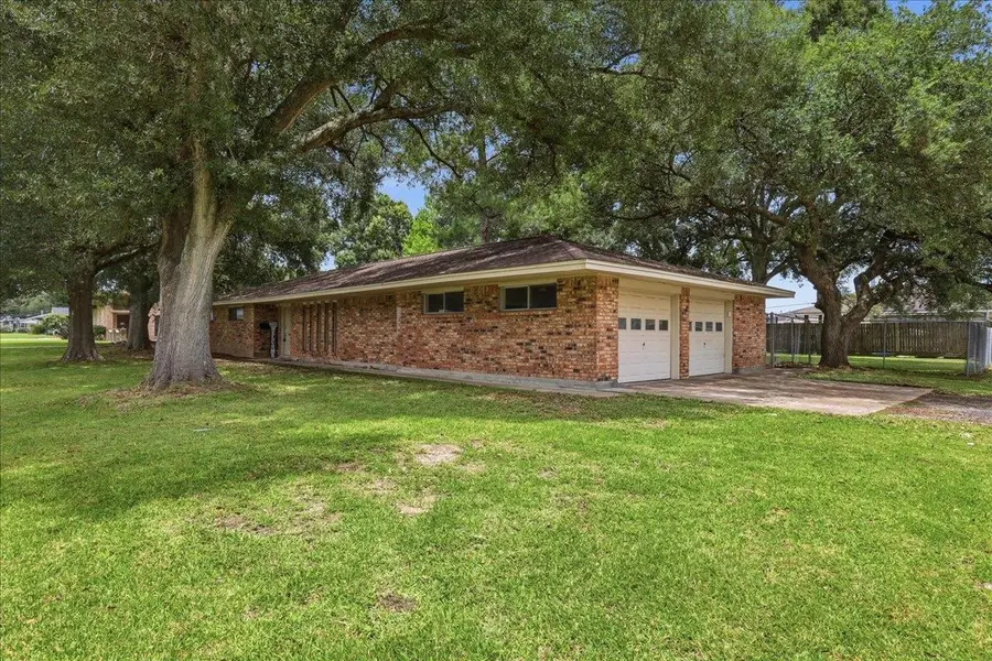 1823 Elgin Avenue, Nederland, TX 77627 - #3