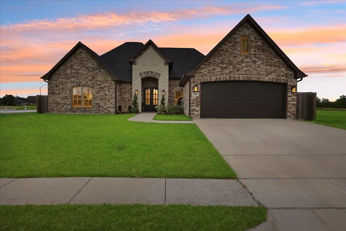 3915 Saif Wood St, Beaumont, TX 77706 - #1