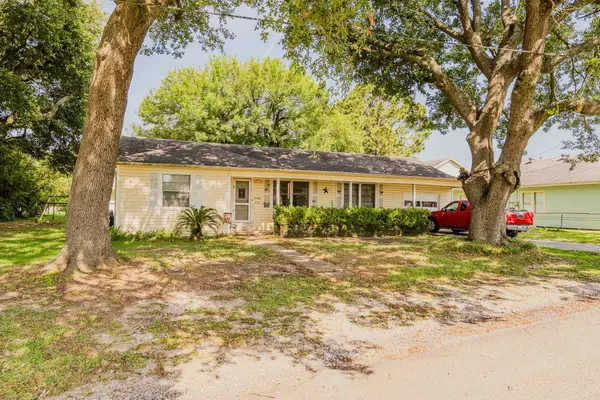 930 Washington st, Port Neches, TX 77651