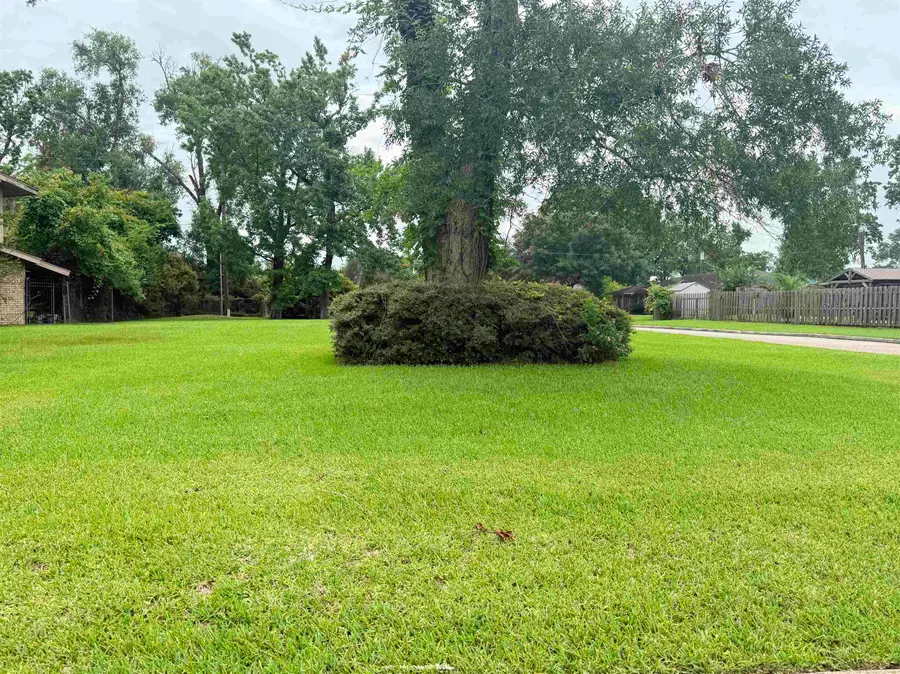 3255 Blossom Dr., Beaumont, TX 77705 - #3