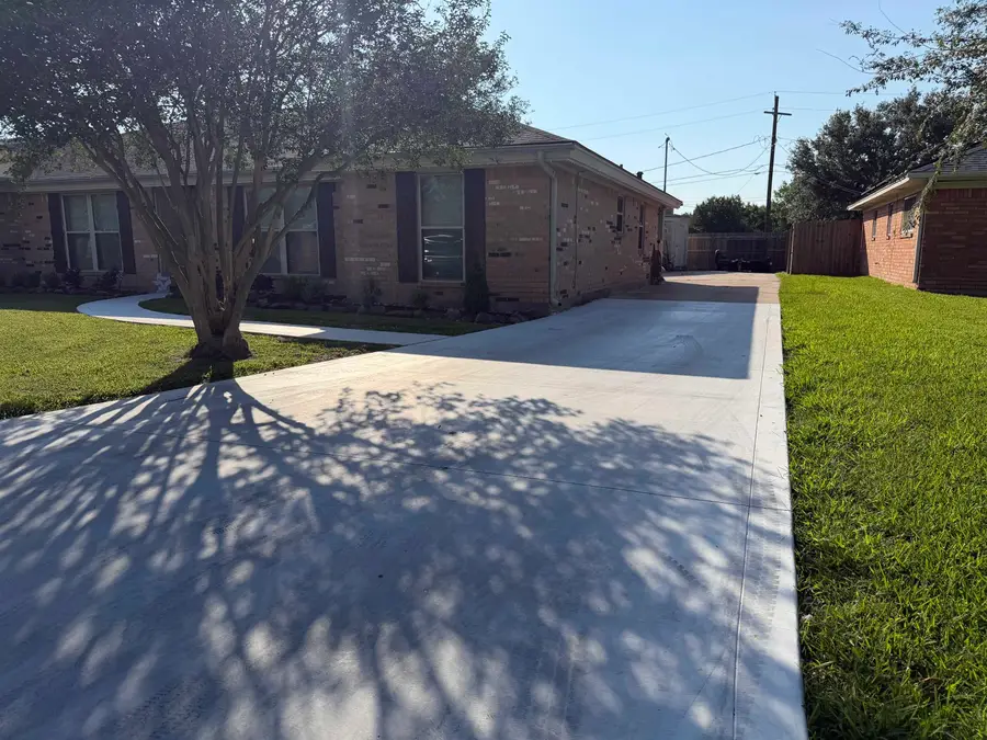 1908 Avenue J, Nederland, TX 77627 - #2