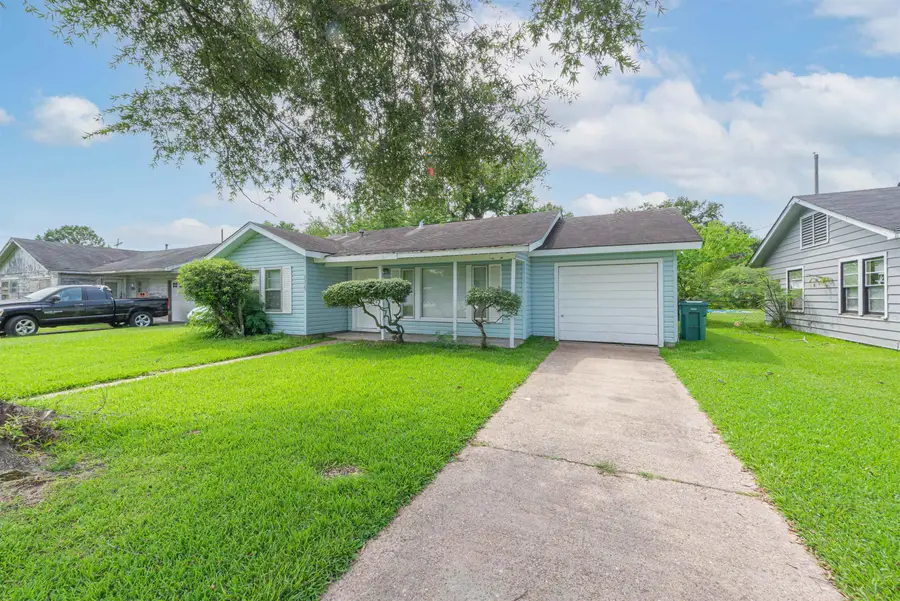 2315 Butler Dr, Orange, TX 77630 - #2