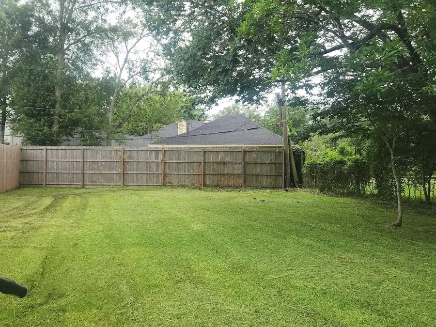 208 CENTRAL CALDWOOD DR, Beaumont, TX 77707 - #2