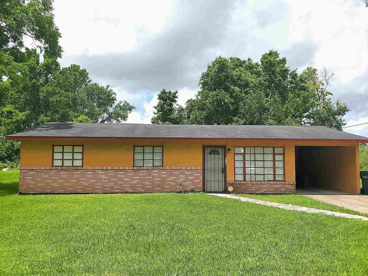 7725 Helbig Rd, Beaumont, TX 77708 - #1