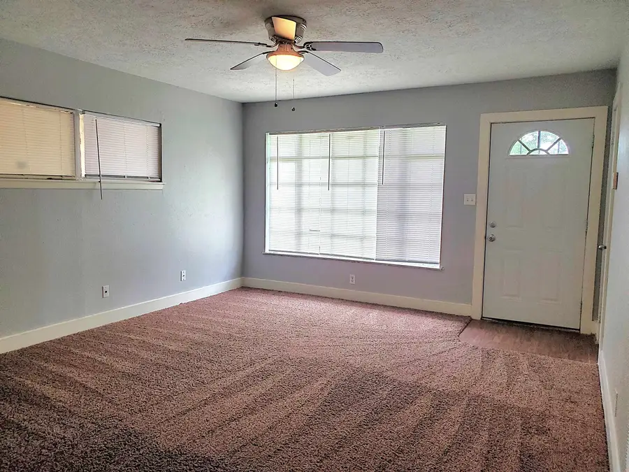 7725 Helbig Rd, Beaumont, TX 77708 - #3