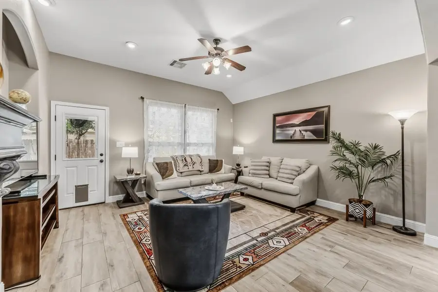 8310 Lake Tahoe, Nederland, TX 77627 - #3