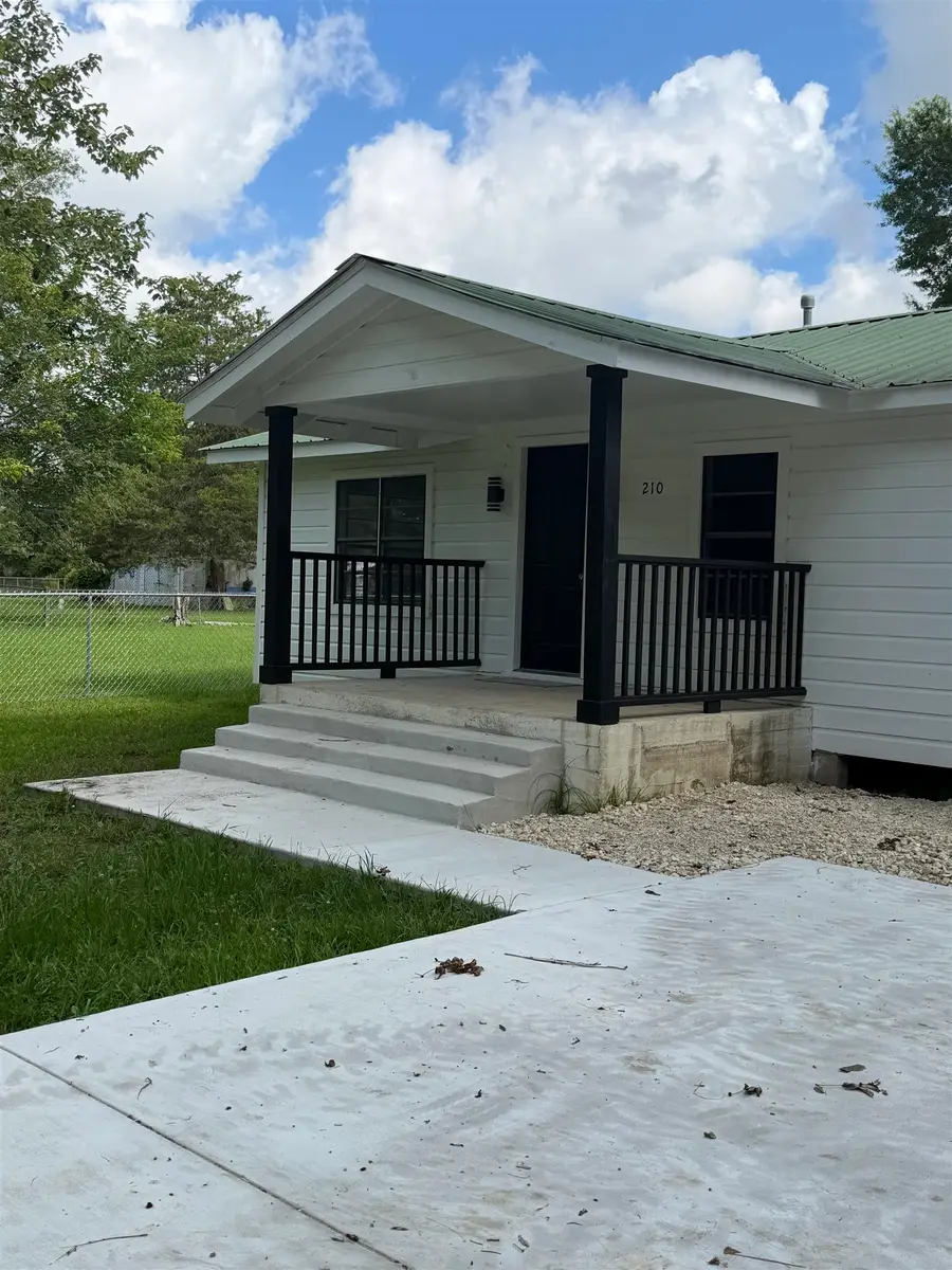 210 E Doel Bean St, Kirbyville, TX 75956 - #3