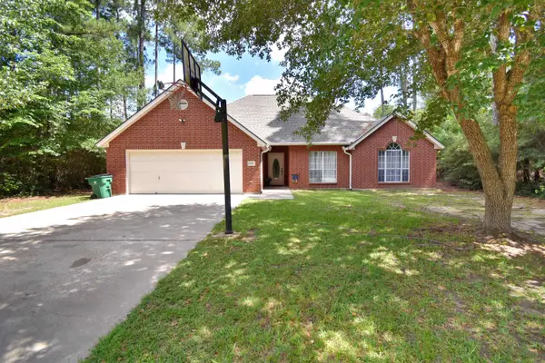 320 Pepper Tree Ln, Village Mills, TX 77663