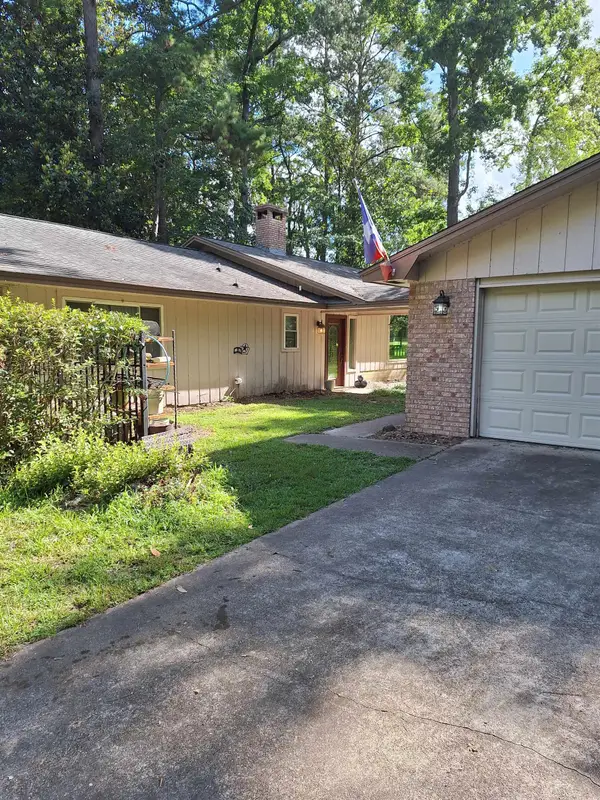 922 W Wildwood, Village Mills, TX 77663