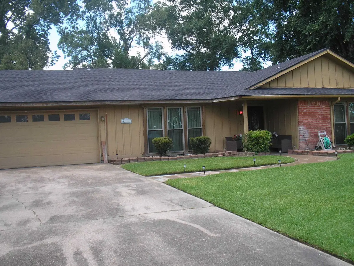 6870 W Westgate Dr, Beaumont, TX 77706 - #1