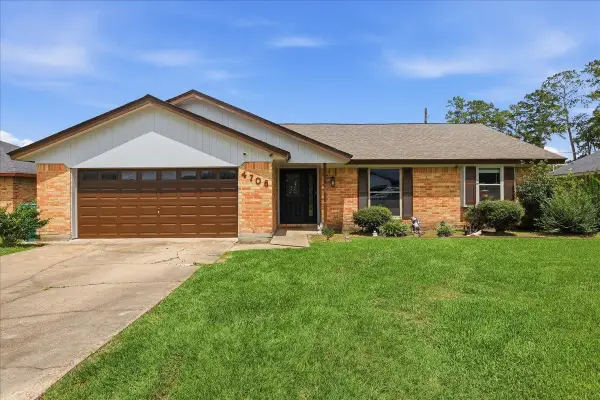 4706 Oak Valley, Orange, TX 77632