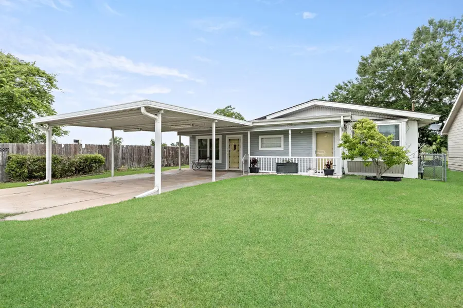3002 Ruby Dr, Groves, TX 77619-4130 - #2