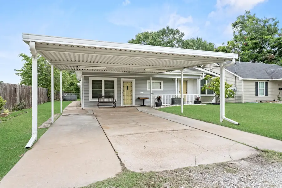 3002 Ruby Dr, Groves, TX 77619-4130 - #3