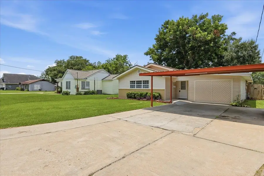 2524 AVE B, Nederland, TX 77627 - #3
