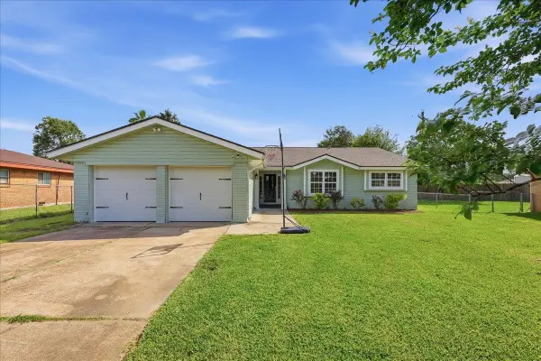 1020 Arthur, Bridge City, TX 77611