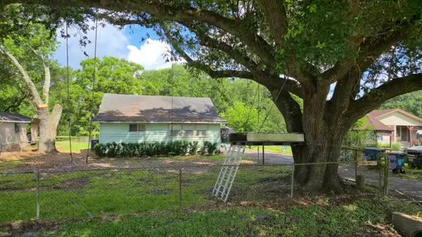370 N Meeker Rd, Beaumont, TX 77713