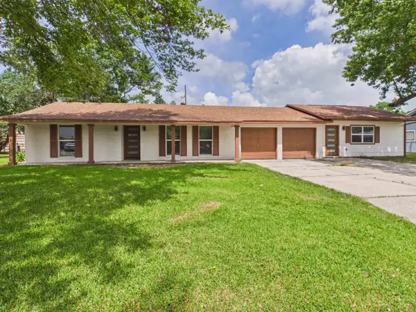 4209 Glenhurst Street, Orange, TX 77630