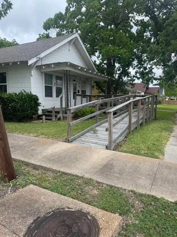 2601 9th, Port Arthur, TX 77640