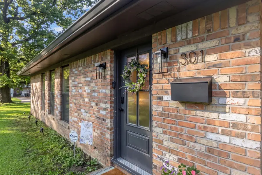 301 Holly Street, Silsbee, TX 77656 - #2