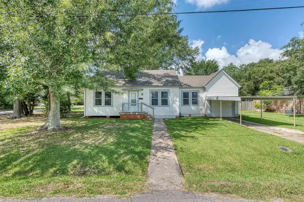 503 N 13th, Nederland, TX 77627