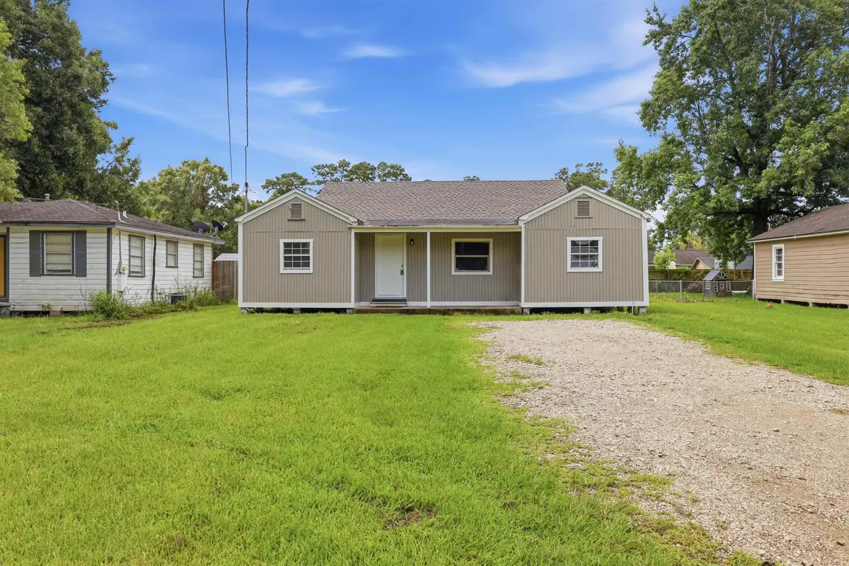 780 Orange St, Vidor, TX 77662 - #1