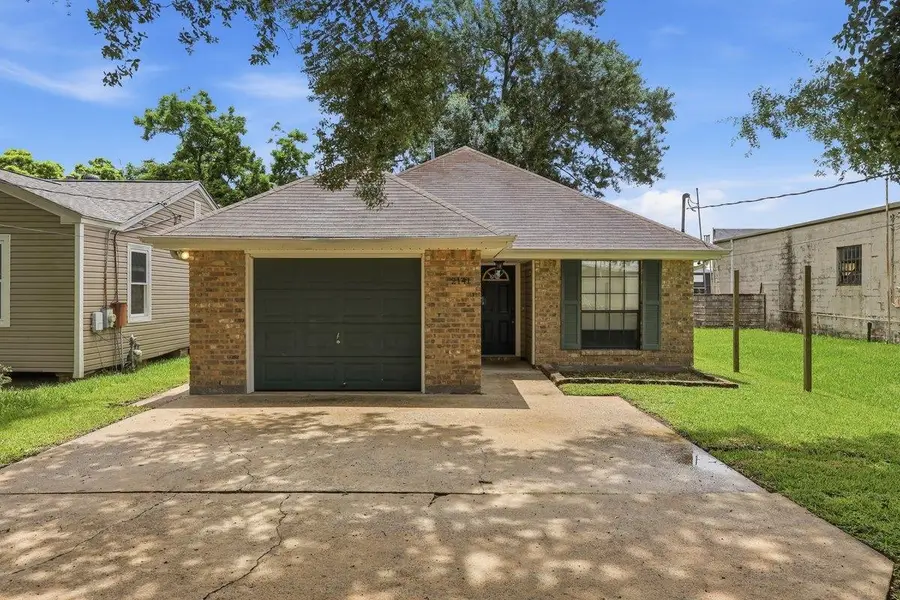 2141 4TH ST, Port Neches, TX 77651-0000 - #2