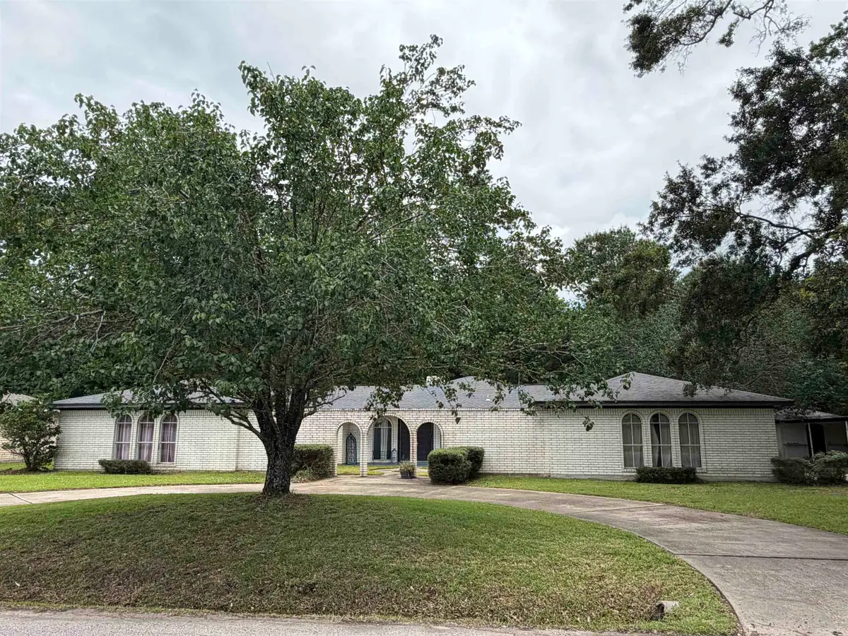 16 E Harding  circle, Orange, TX 77630-1961 - #1