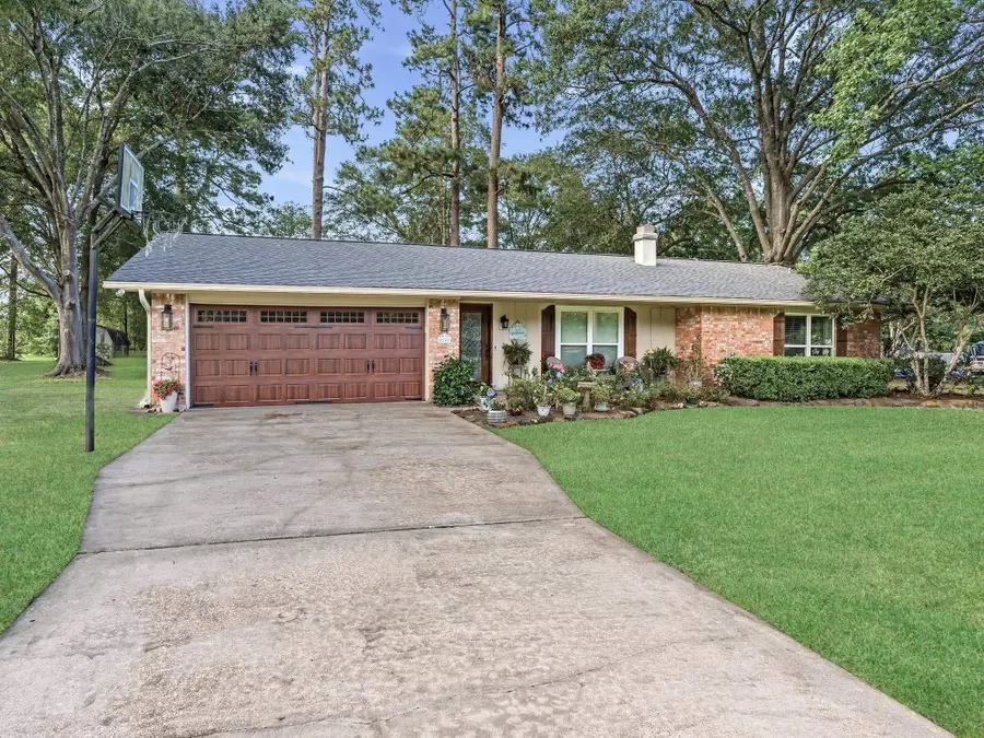 8247 Ponderosa Dr, Silsbee, TX 77656 - #2
