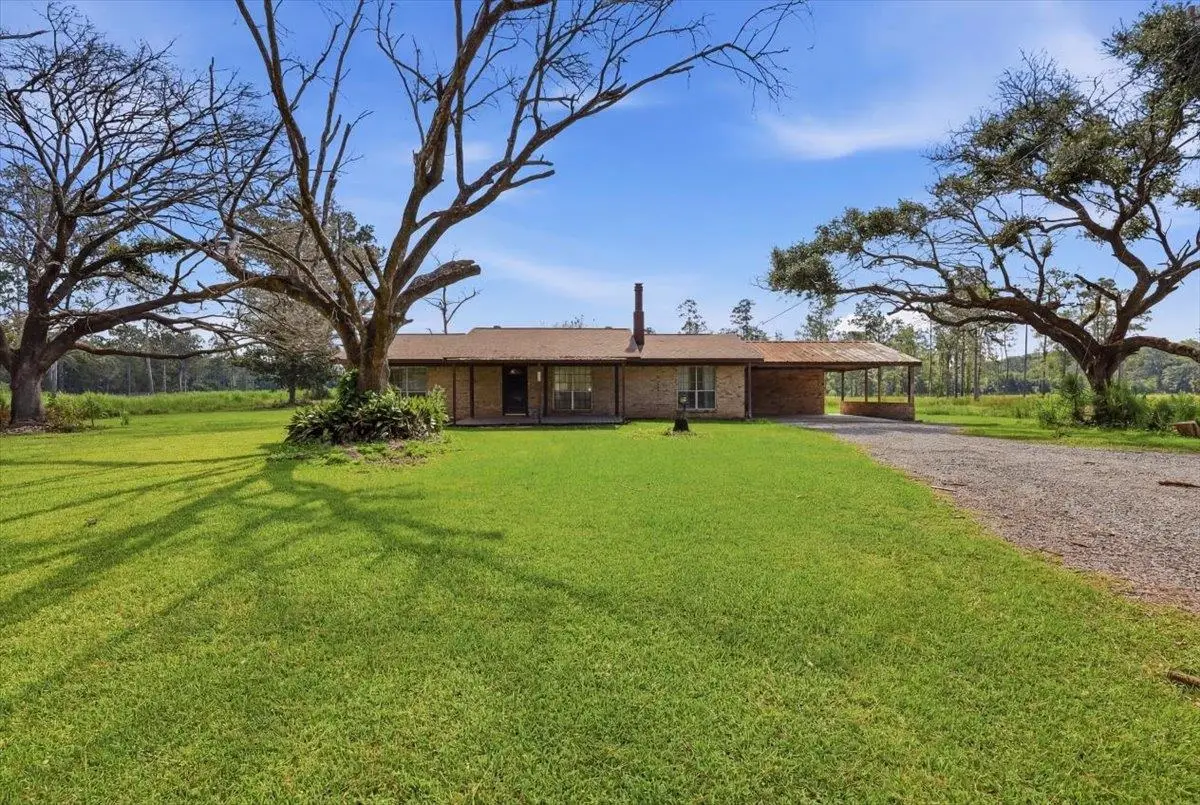 1084 County Road 3133, Buna, TX 77612 - #1