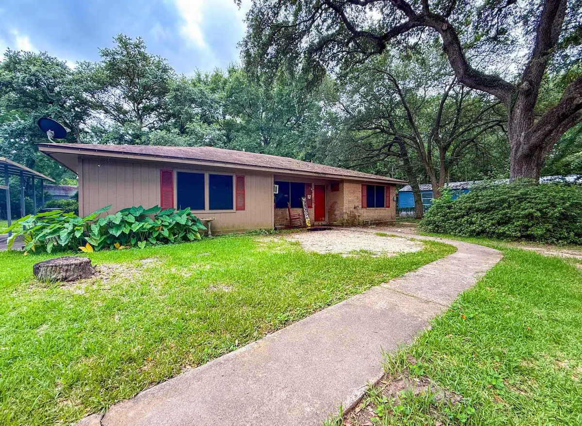 371 W Courtland, Vidor, TX 77662 - #1