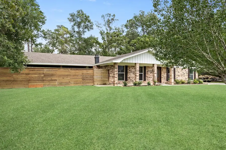 1019 Pineglen Dr, Sour Lake, TX 77659 - #2