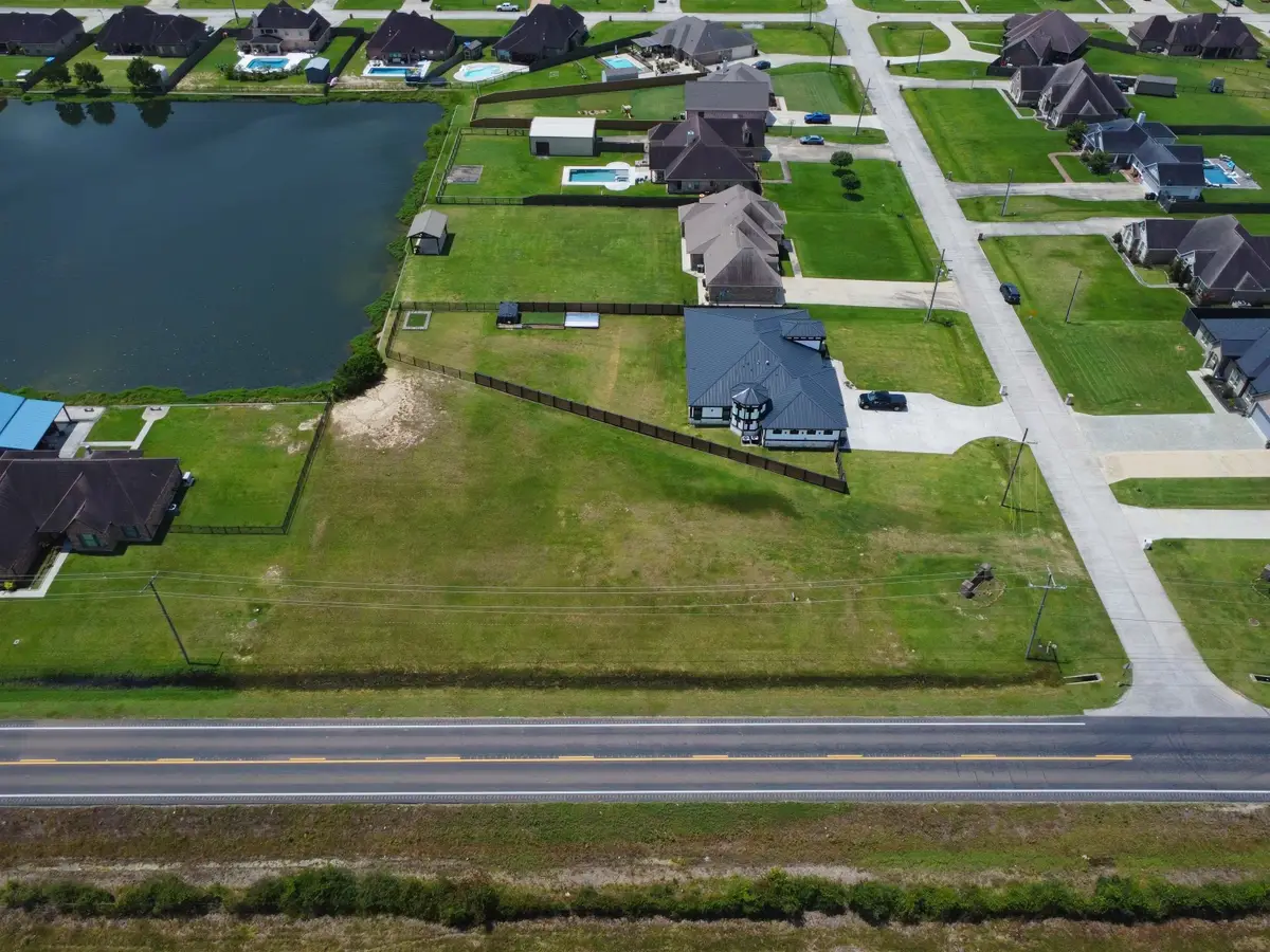 3605 Town Lake Blvd, Orange, TX 77630 - #1