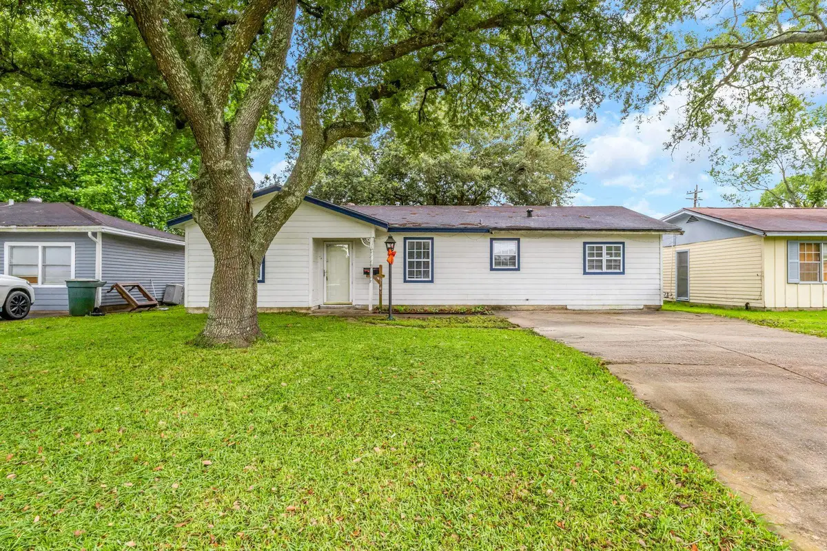 8745 Kimberly Dr, Beaumont, TX 77713 - #1