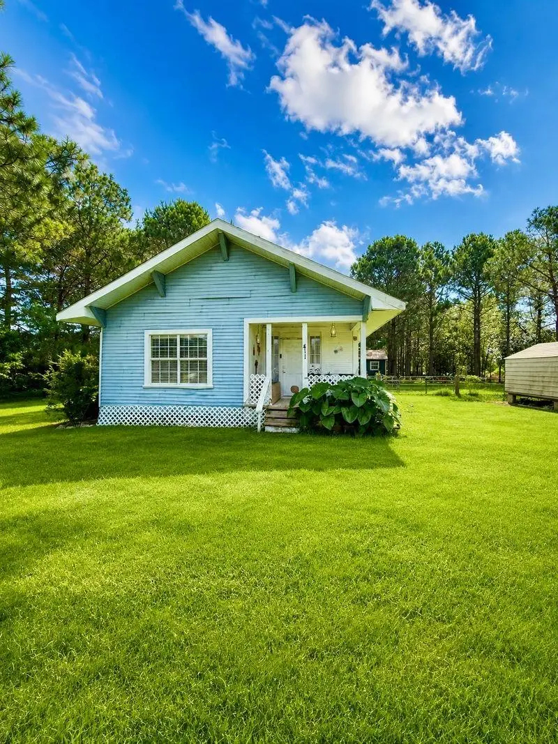 411 9th St, Winnie, TX 77665 - #1