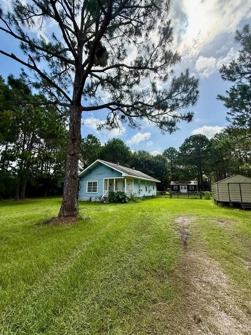 411 9th St, Winnie, TX 77665 - #2