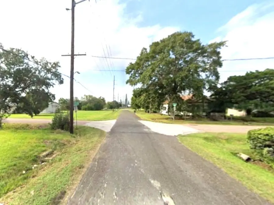 1727 San Antonio Ave, Port Arthur, TX 77640 - #2