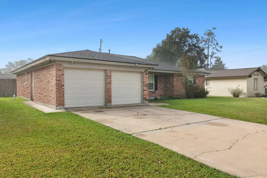 1907 W Kirby Ave, Orange, TX 77630 - #2