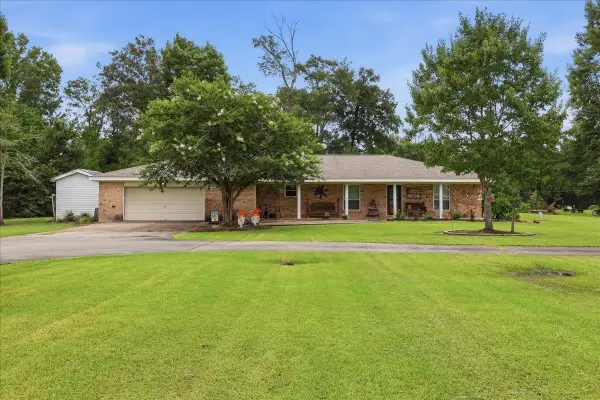 2851 Johnnie St., Orange, TX 77630