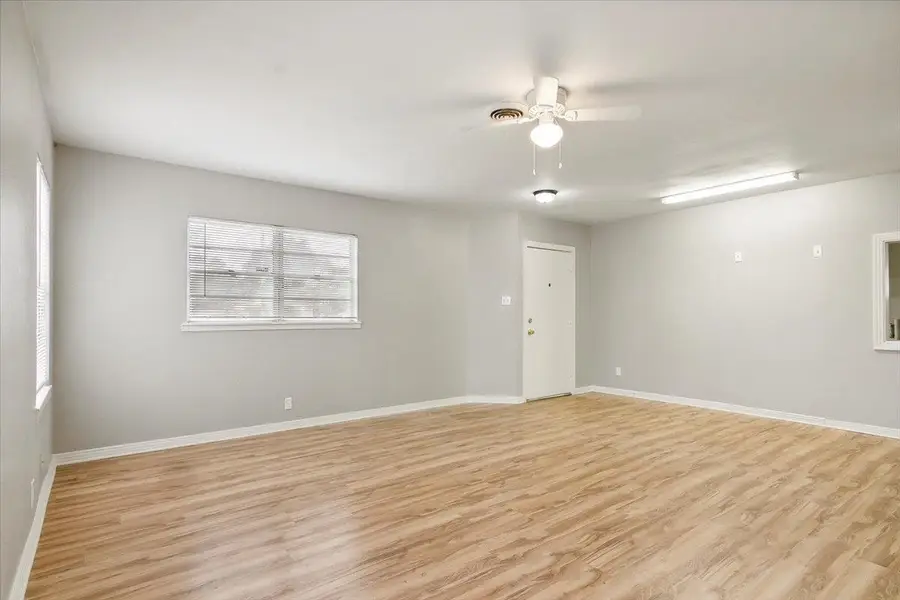 1620 W Lucas Dr, Beaumont, TX 77706 - #2