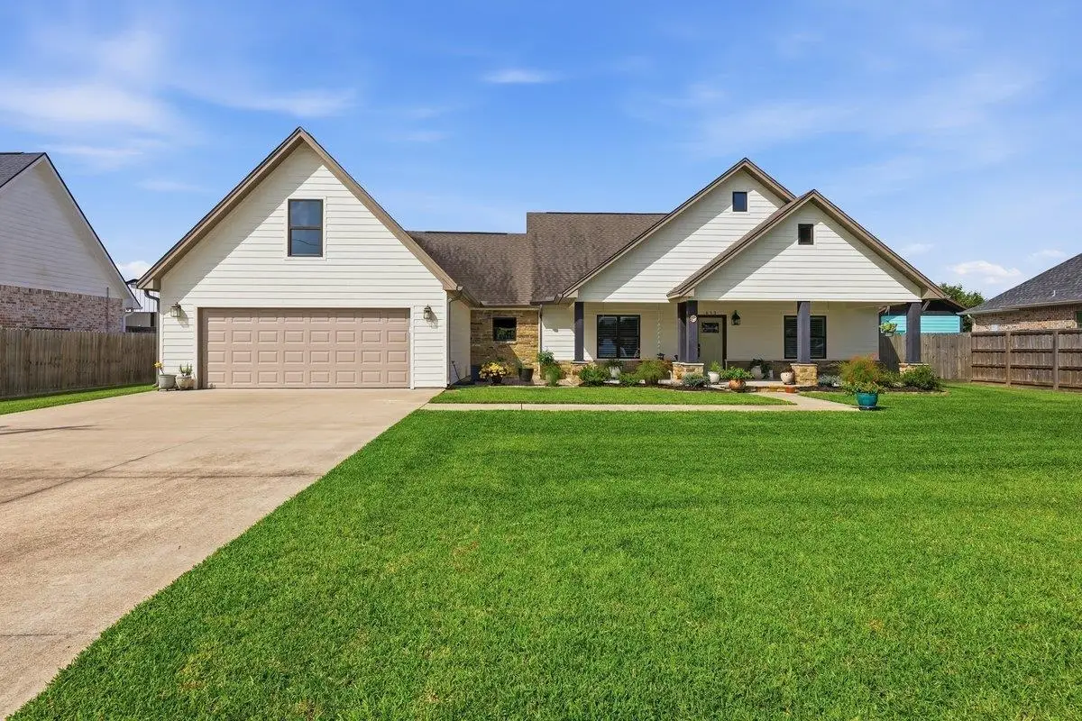 613 13th St, Nederland, TX 77627 - #1