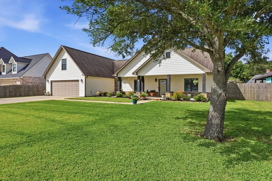 613 13th St, Nederland, TX 77627 - #3