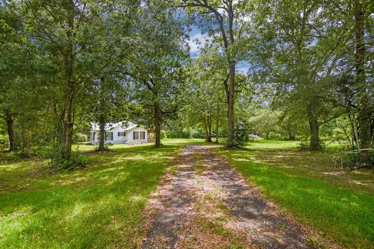 141 CR 777, Buna, TX 77612 - #1