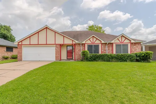 615 S 3 1/2 St, Nederland, TX 77627